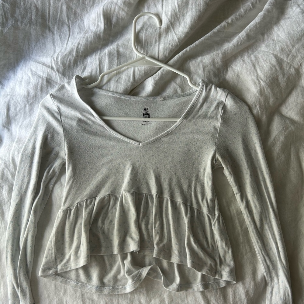 Super cute pacsun top! Has some wear but not bad and no stains!